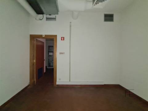 Cortegaça, Ovar: Duas Lojas Interligadas