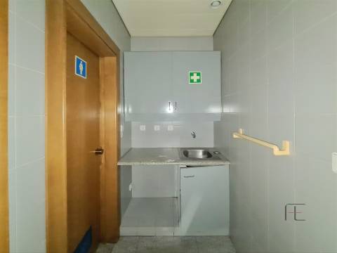 Cortegaça, Ovar: Duas Lojas Interligadas