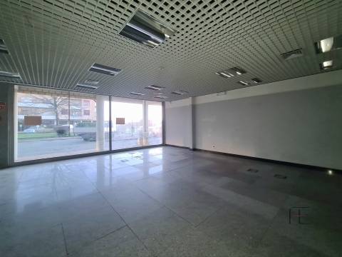 Cortegaça, Ovar: Duas Lojas Interligadas