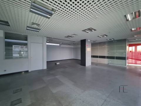 Cortegaça, Ovar: Duas Lojas Interligadas