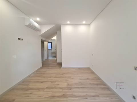 Andar Moradia c/ terraço  em Espinho