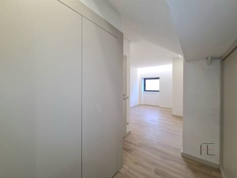 Andar Moradia c/ terraço  em Espinho