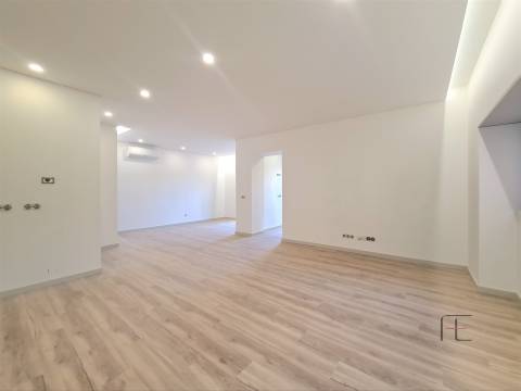 Andar Moradia c/ terraço  em Espinho