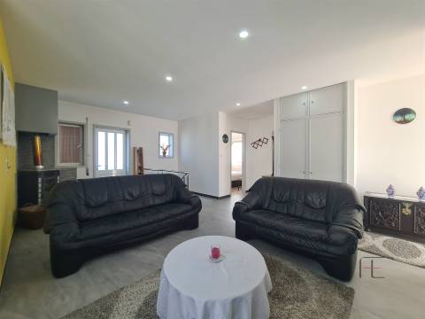 Moradia Isolada em Lourosa, Jardim e Terreno