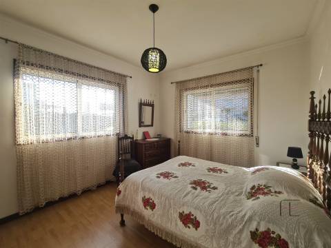 Moradia Isolada em Lourosa, Jardim e Terreno