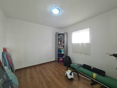 Moradia Isolada em Lourosa, Jardim e Terreno