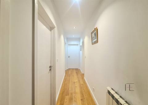 Viva no Topo: Penthouse T5 Exclusiva com Piscina Aquecida em Canidelo