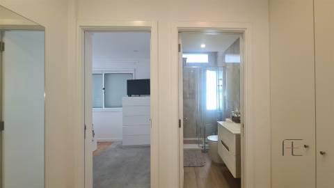 Andar Moradia T2 e Anexo T1, piscina exterior e jardim