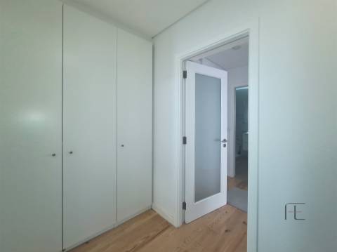 Andar Moradia T2 e Anexo T1, piscina exterior e jardim