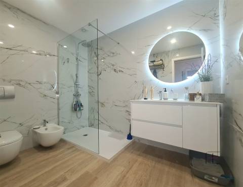 Andar Moradia T2 e Anexo T1, piscina exterior e jardim