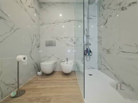 Andar Moradia T2 e Anexo T1, piscina exterior e jardim