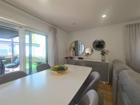 Andar Moradia T2 e Anexo T1, piscina exterior e jardim