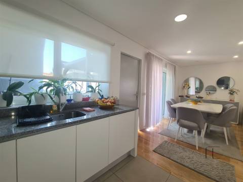 Andar Moradia T2 e Anexo T1, piscina exterior e jardim