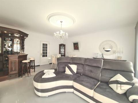 Exclusivo em Espinho: Viva a Passos da Praia!