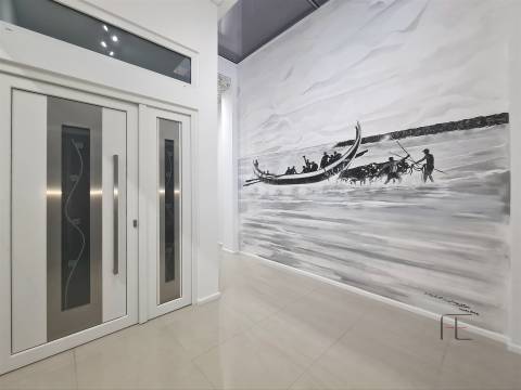 Exclusivo em Espinho: Viva a Passos da Praia!