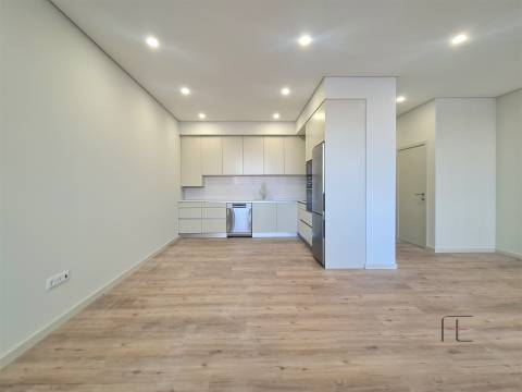 Apartamento T2 novo no centro de Espinho com design moderno e acabamentos de alta qualidade