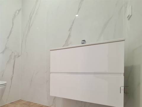 Apartamento T2 novo no centro de Espinho com design moderno e acabamentos de alta qualidade