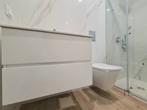 Apartamento T2 novo no centro de Espinho com design moderno e acabamentos de alta qualidade