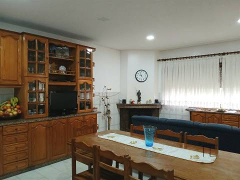 Moradia T3 Venda em Lourosa,Santa Maria da Feira