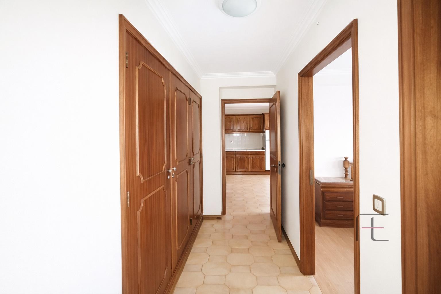 T2 em Ovar com Terraço e Elevado Potencial de Rendimento