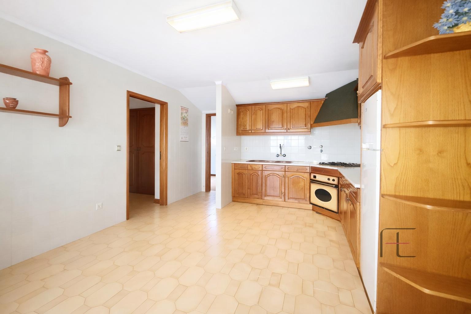 T2 em Ovar com Terraço e Elevado Potencial de Rendimento