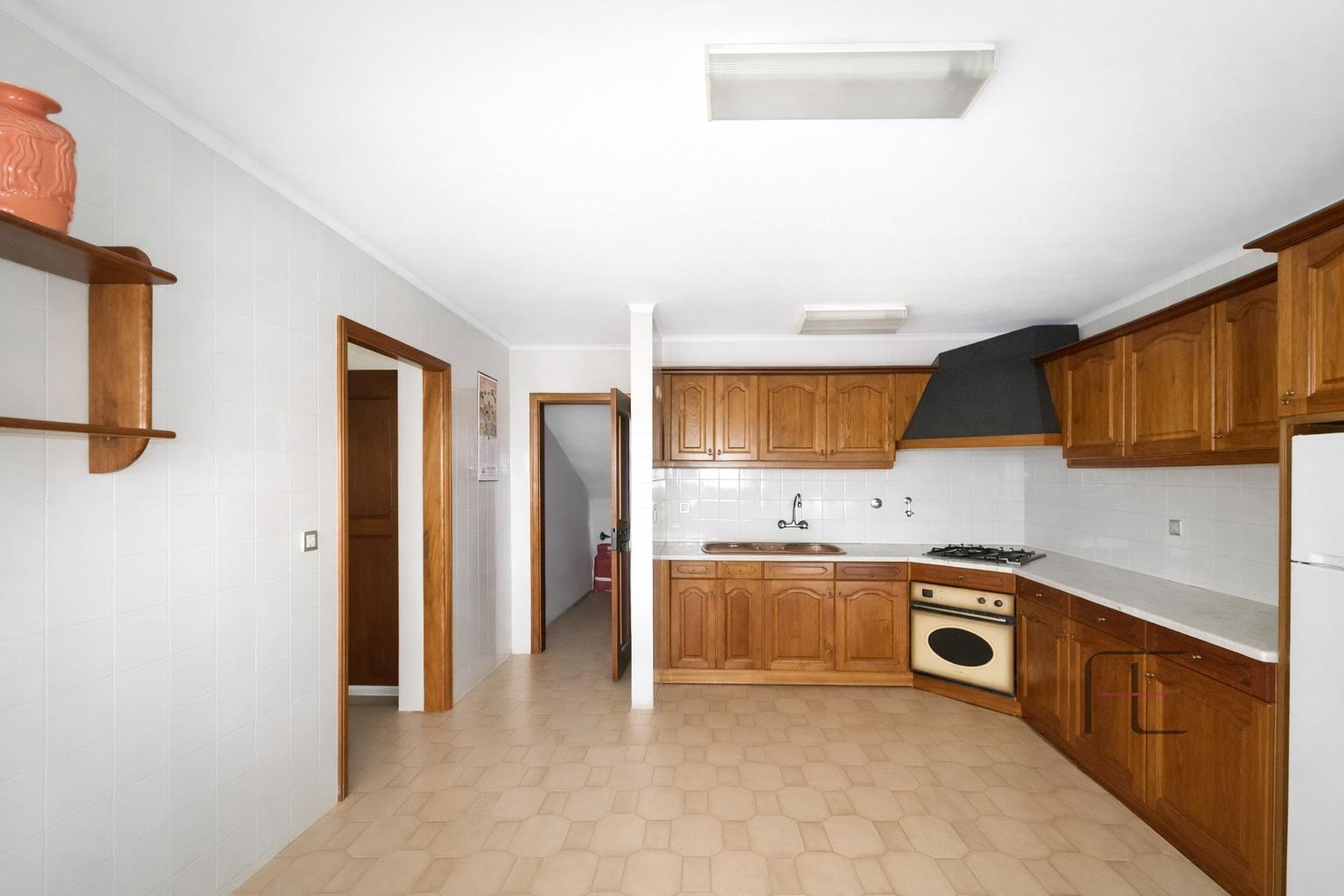 T2 em Ovar com Terraço e Elevado Potencial de Rendimento