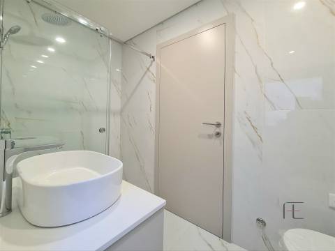 Andar Moradia T3 com Terraço, pronto habitar, centro Espinho