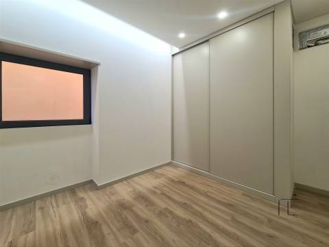 Andar Moradia T3 com Terraço, pronto habitar, centro Espinho