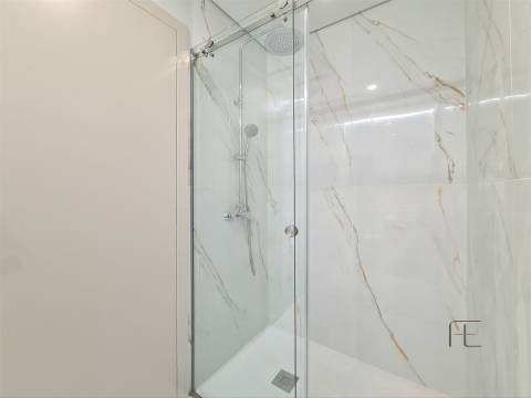 Andar Moradia T3 com Terraço, pronto habitar, centro Espinho
