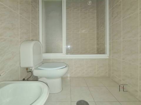 Apartamento T2 com Varanda e Garagem, Anta, Espinho