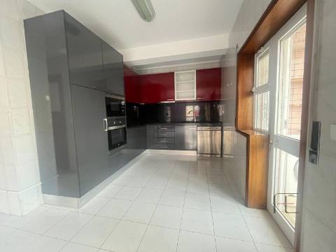 Apartamento T2 Venda em Baguim do Monte (Rio Tinto),Gondomar