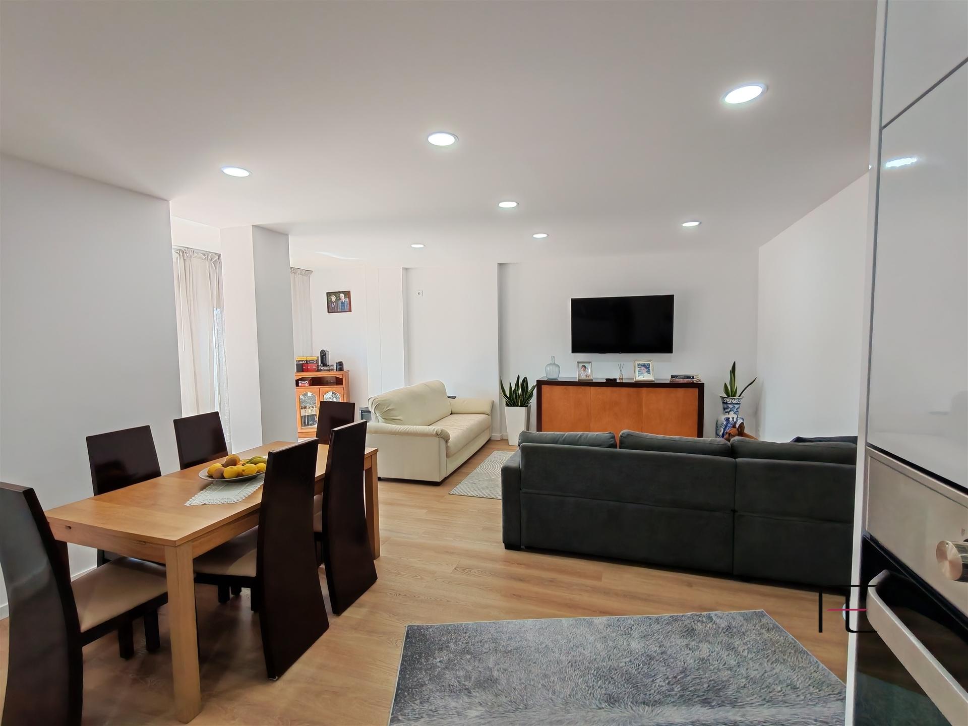 Apartamento T3 – Renovado – Terraço – Matosinhos