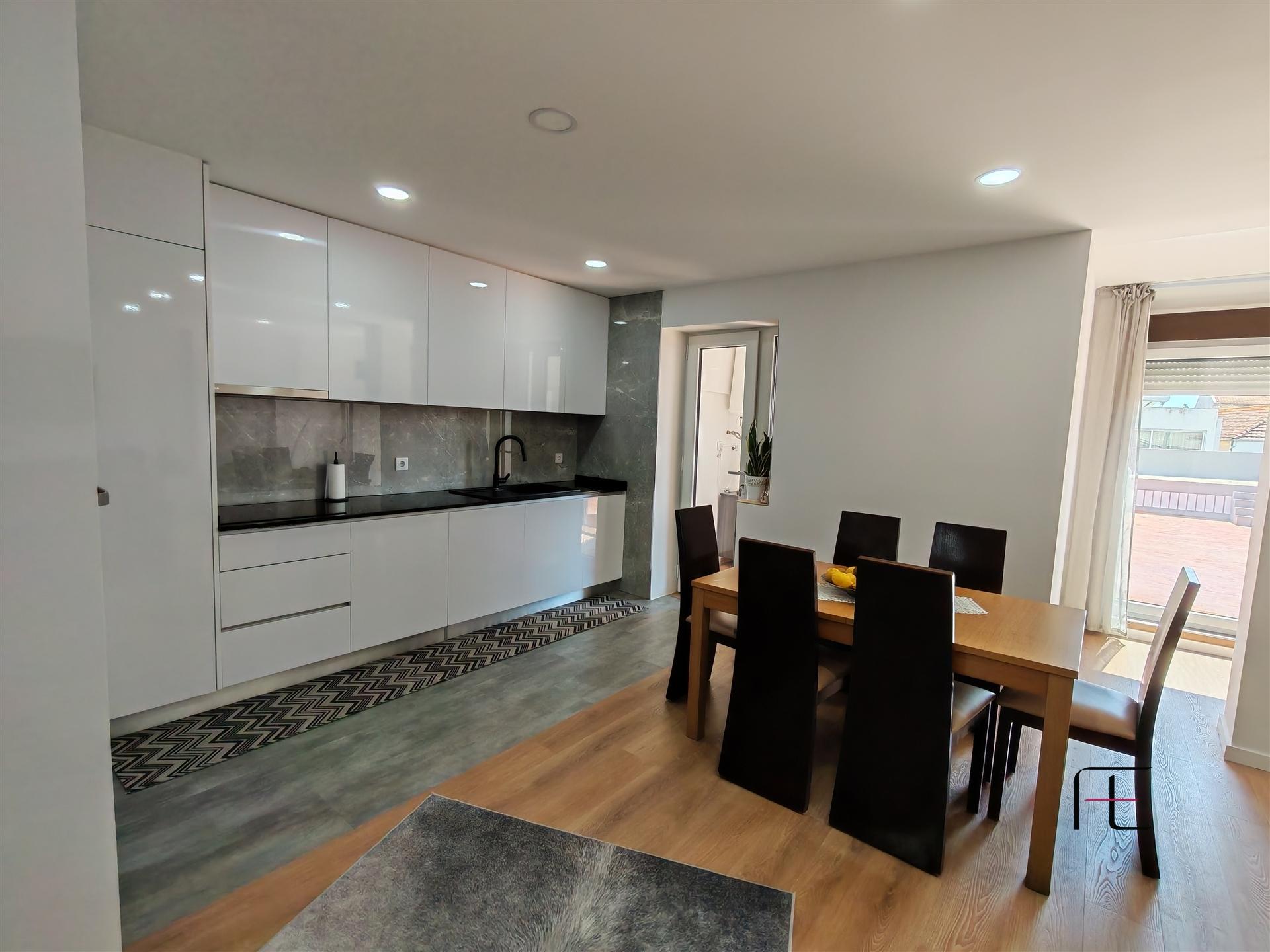 Apartamento T3 – Renovado – Terraço – Matosinhos