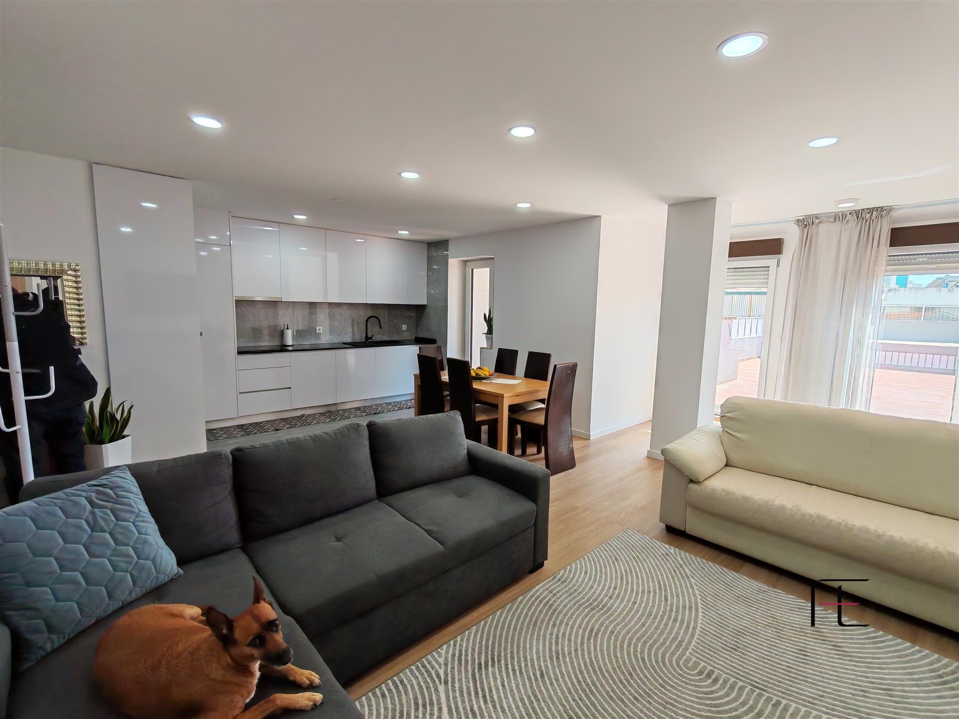 Apartamento T3 – Renovado – Terraço – Matosinhos