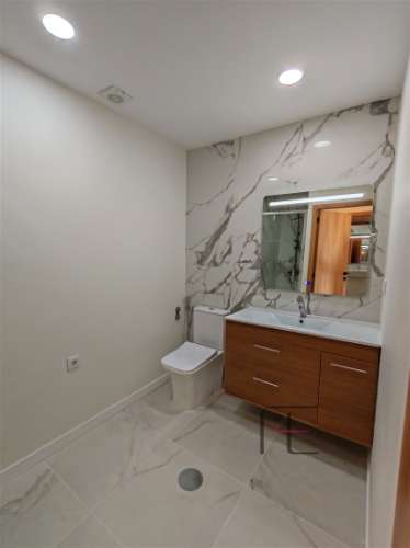 Apartamento T2 Remodelado – Terraço - Caxinas VDC