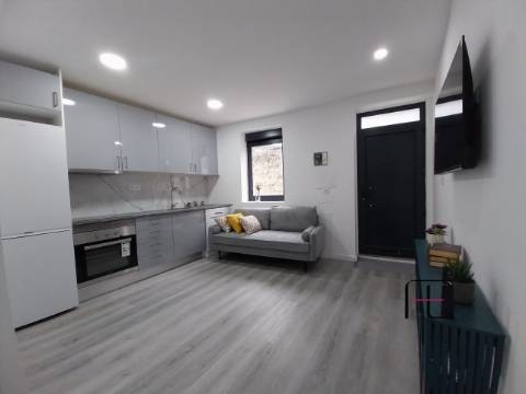 Moradia T1 Venda em Cedofeita, Santo Ildefonso, Sé, Miragaia, São Nicolau e Vitória,Porto