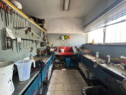 Oficina  Venda em Valongo,Valongo