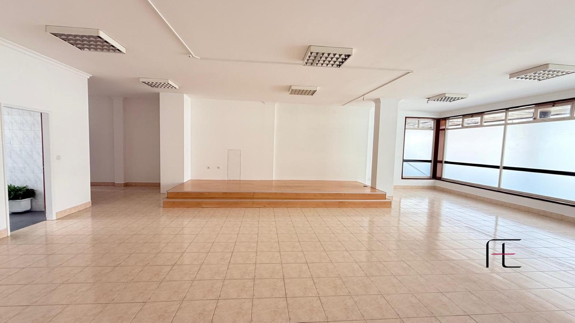 Loja  Arrendamento em Ermesinde,Valongo