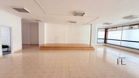 Loja  Arrendamento em Ermesinde,Valongo