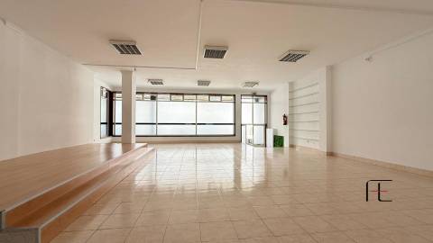 Loja  Arrendamento em Ermesinde,Valongo