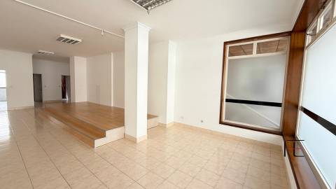 Loja  Arrendamento em Ermesinde,Valongo