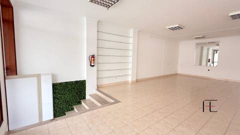 Loja  Arrendamento em Ermesinde,Valongo