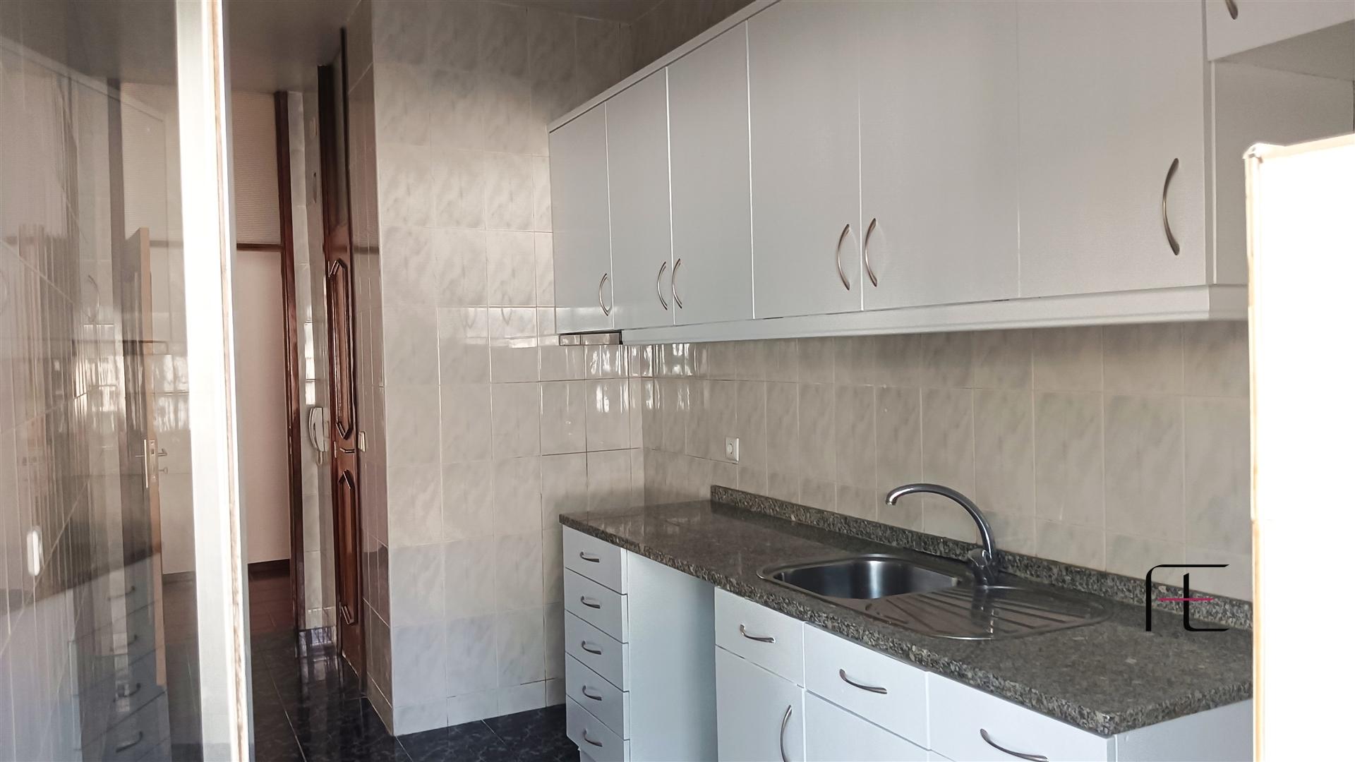 Apartamento T2 Arrendamento em Paranhos,Porto