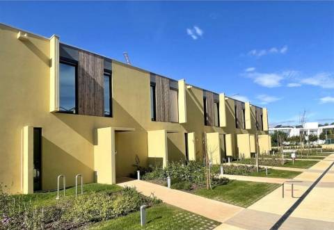 Moradia de Luxo T3 com Piscina Privada em Vilamoura Parque - Algarve