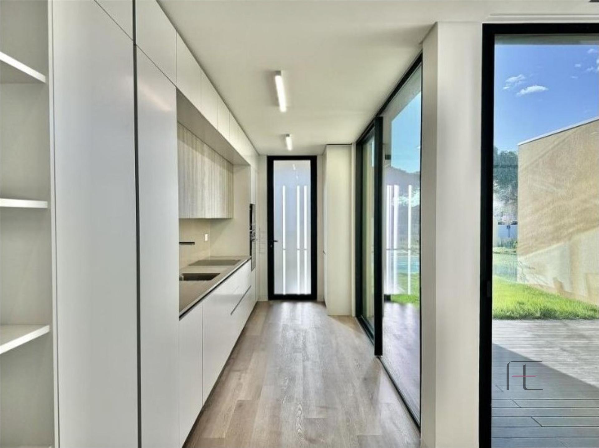 Moradia de Luxo T3 com Piscina Privada em Vilamoura Parque - Algarve