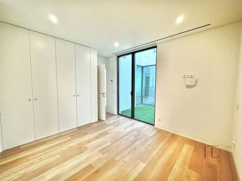 Moradia de Luxo T3 com Piscina Privada em Vilamoura Parque - Algarve