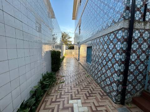 Moradia Geminada T5 Venda em Rio Tinto,Gondomar