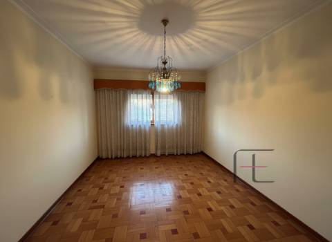 Moradia Geminada T5 Venda em Rio Tinto,Gondomar