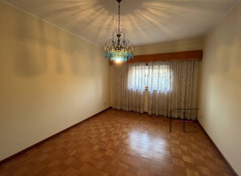 Moradia Geminada T5 Venda em Rio Tinto,Gondomar