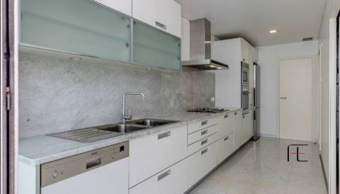 Apartamento T4 Venda em Funchal (Sé),Funchal